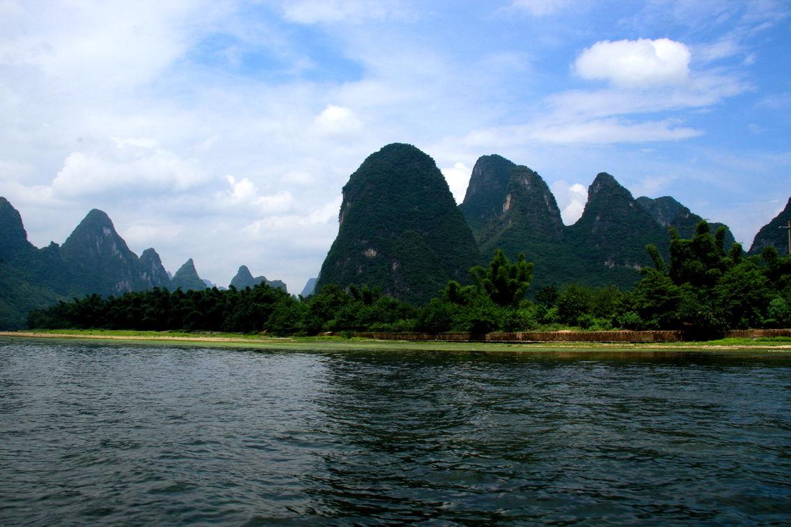 桂林漓江桥爆料案件最新,真相背后，谁在暗中操纵？  第2张